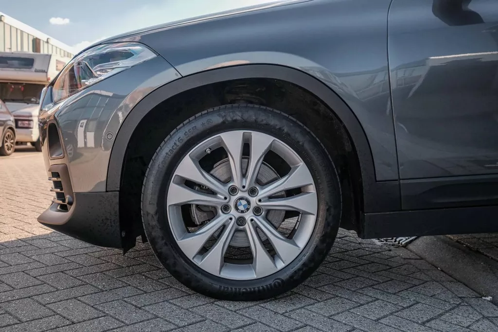 
BMW X2 1.8i sDrive Lefhebber Edition |Pano|Navi|Led| vol									