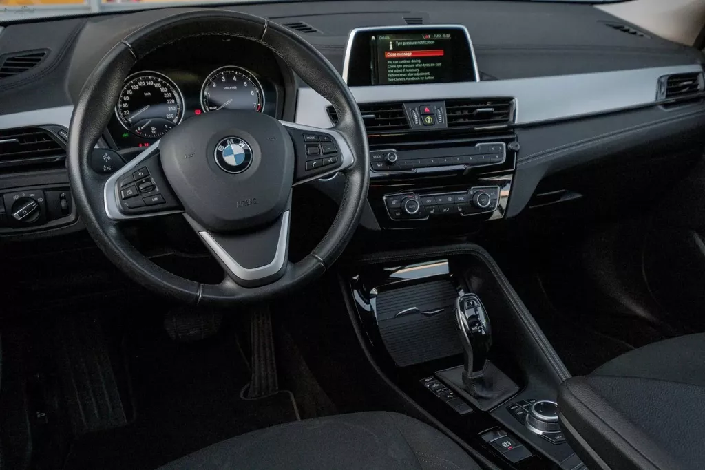 
BMW X2 1.8i sDrive Lefhebber Edition |Pano|Navi|Led| vol									