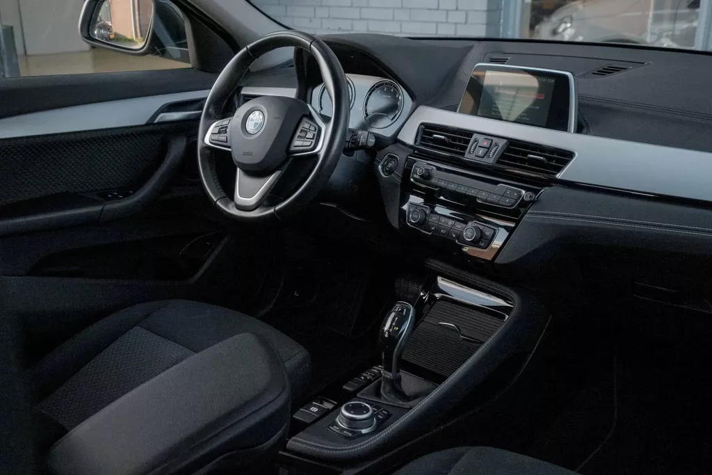 
BMW X2 1.8i sDrive Lefhebber Edition |Pano|Navi|Led| vol									