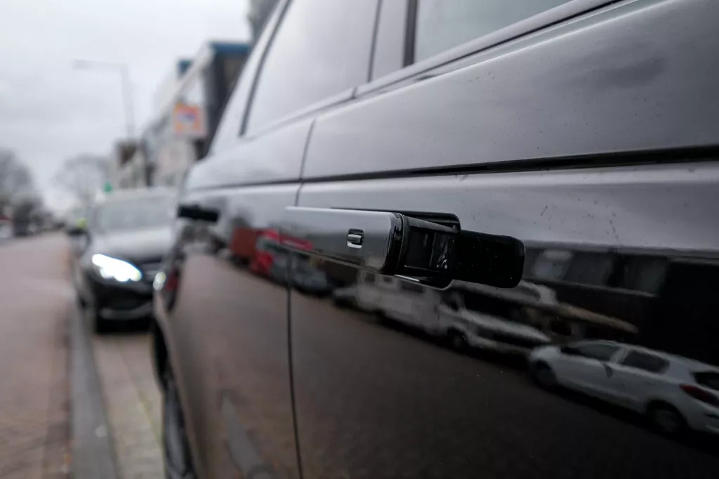 
Land Rover RANGE ROVER VELAR D240 R-Dynamic HSE |First Edition|Matrix|360 Camera|Massage|HUD| vol									