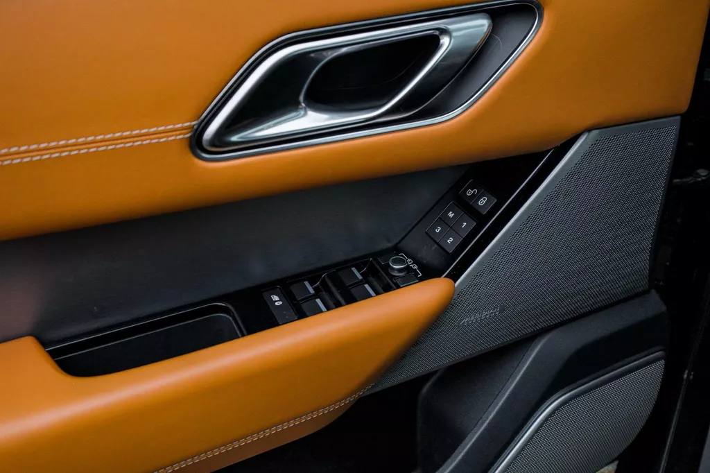 
Land Rover RANGE ROVER VELAR D240 R-Dynamic HSE |First Edition|Matrix|360 Camera|Massage|HUD| vol									