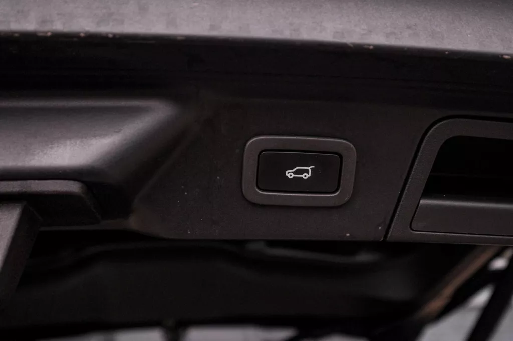 
Land Rover RANGE ROVER VELAR D240 R-Dynamic HSE |First Edition|Matrix|360 Camera|Massage|HUD| vol									