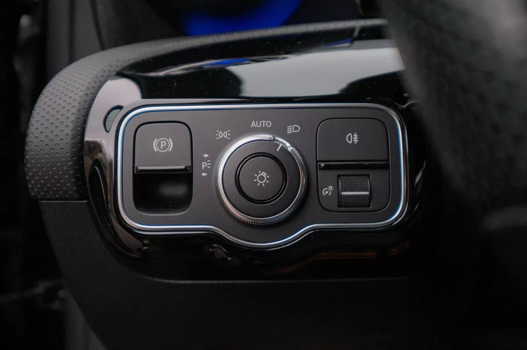 
Mercedes-Benz A-klasse 250 Premium Plus vol									