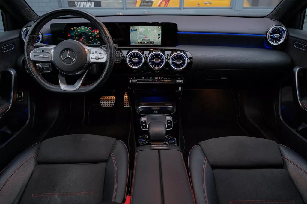 
Mercedes-Benz A-klasse 250 Premium Plus vol									