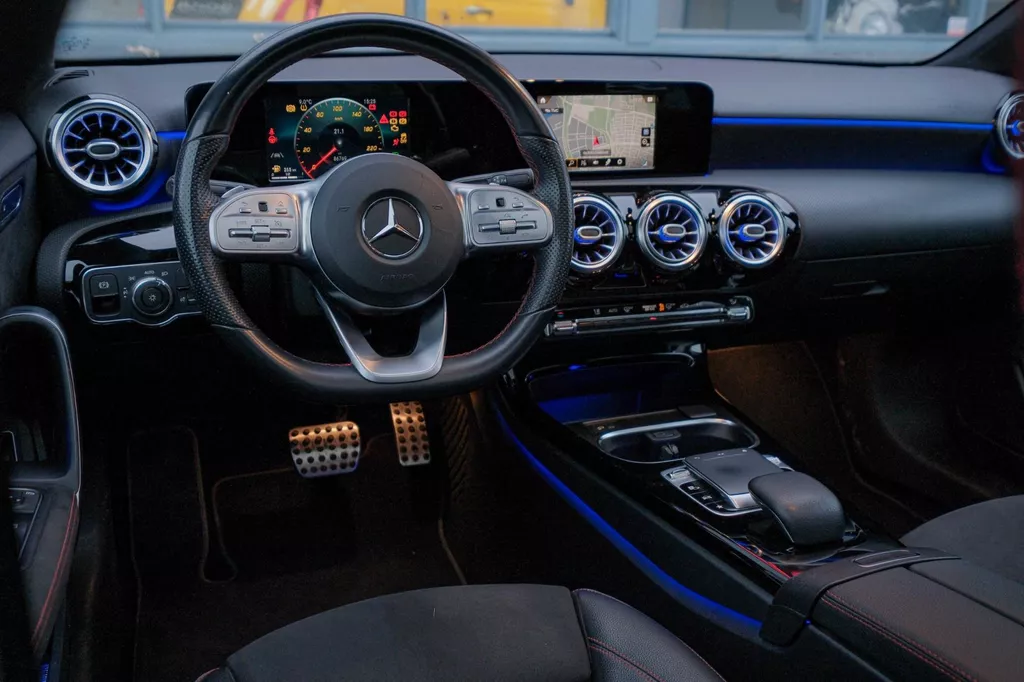 
Mercedes-Benz A-klasse 250 Premium Plus vol									