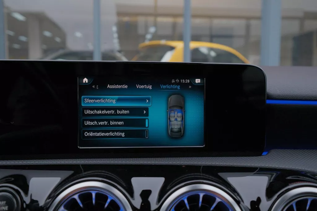 
Mercedes-Benz A-klasse 250 Premium Plus vol									