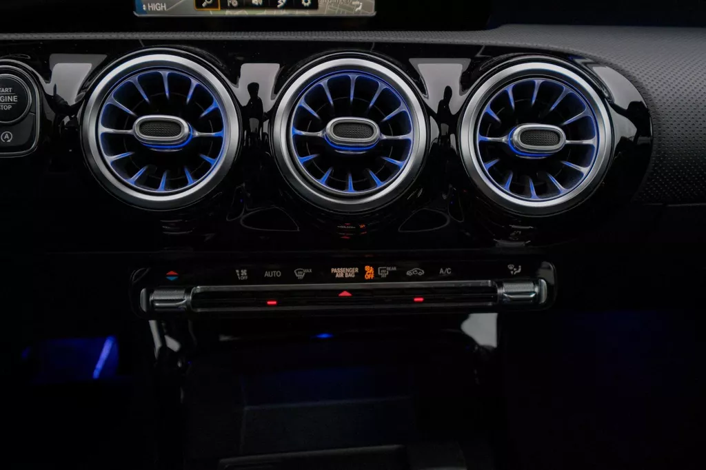 
Mercedes-Benz A-klasse 250 Premium Plus vol									