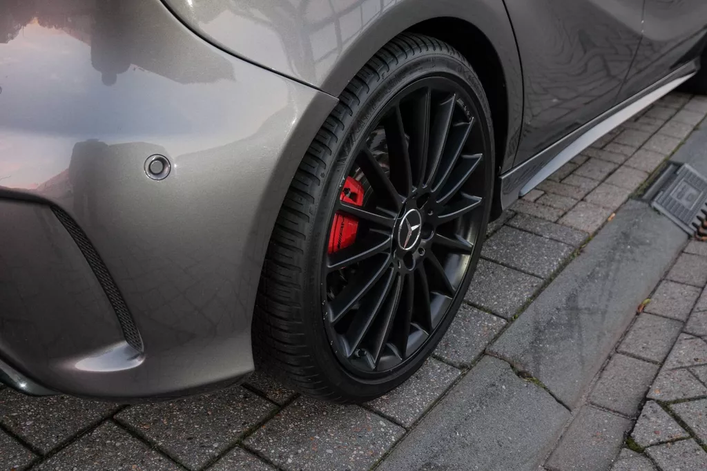 
Mercedes-Benz A-klasse AMG 45 4MATIC | Pano|Facelift|381PK | Navi |Grote Scherm| vol									