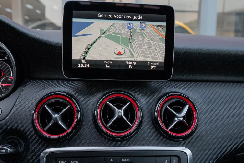 
Mercedes-Benz A-klasse AMG 45 4MATIC | Pano|Facelift|381PK | Navi |Grote Scherm| vol									