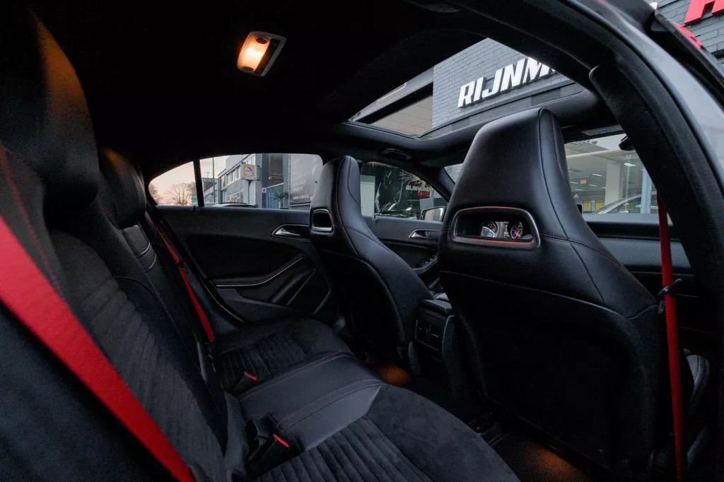 
Mercedes-Benz A-klasse AMG 45 4MATIC | Pano|Facelift|381PK | Navi |Grote Scherm| vol									