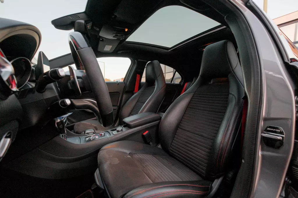 
Mercedes-Benz A-klasse AMG 45 4MATIC | Pano|Facelift|381PK | Navi |Grote Scherm| vol									