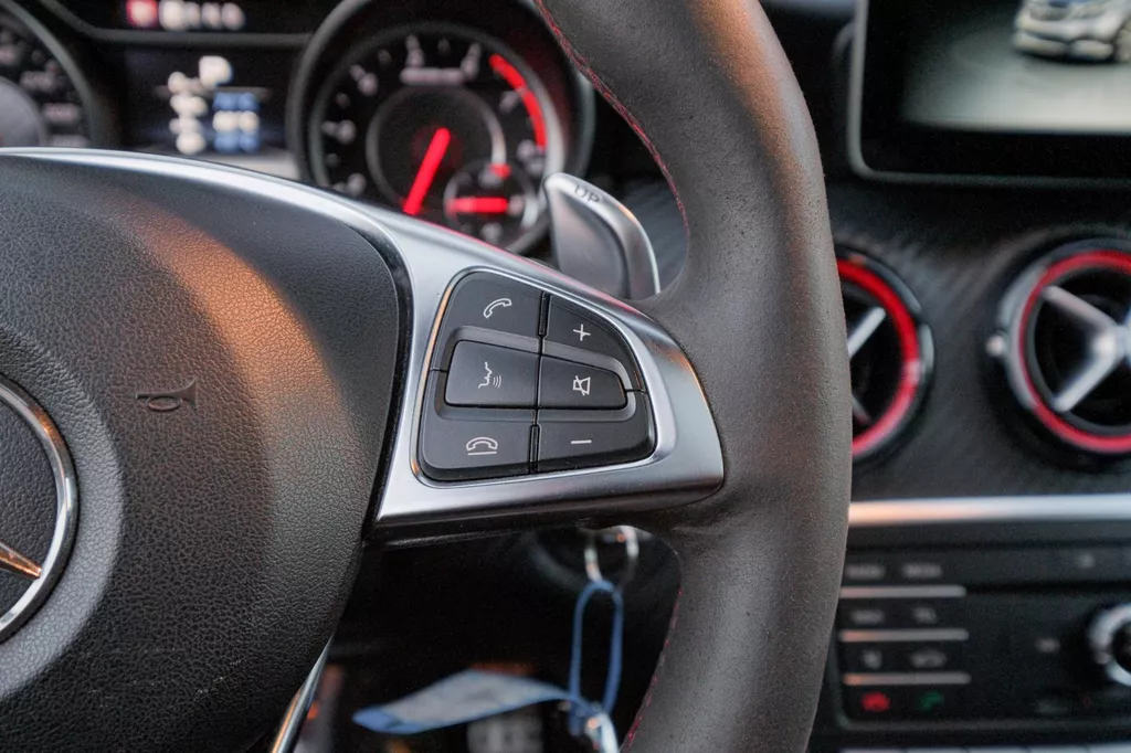 
Mercedes-Benz A-klasse AMG 45 4MATIC | Pano|Facelift|381PK | Navi |Grote Scherm| vol									