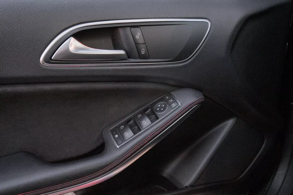 
Mercedes-Benz A-klasse AMG 45 4MATIC | Pano|Facelift|381PK | Navi |Grote Scherm| vol									