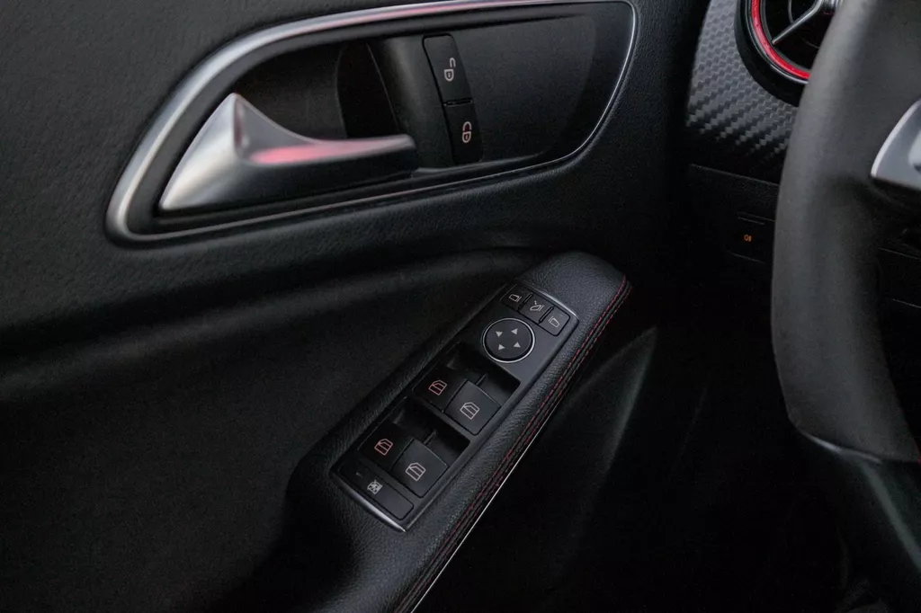 
Mercedes-Benz A-klasse AMG 45 4MATIC | Pano|Facelift|381PK | Navi |Grote Scherm| vol									