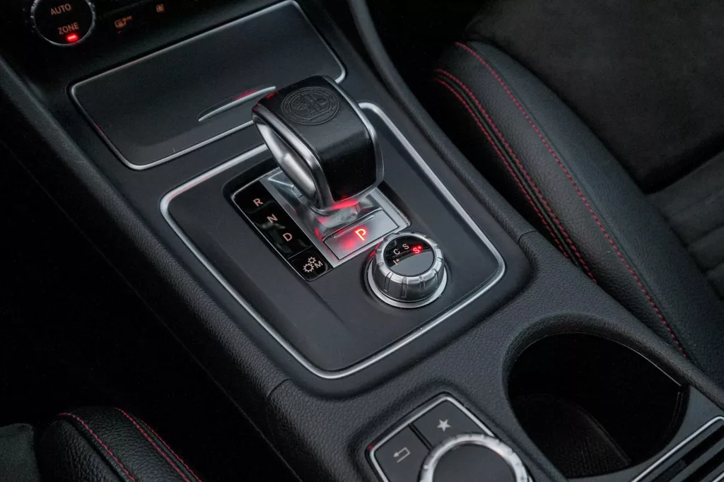 
Mercedes-Benz A-klasse AMG 45 4MATIC | Pano|Facelift|381PK | Navi |Grote Scherm| vol									