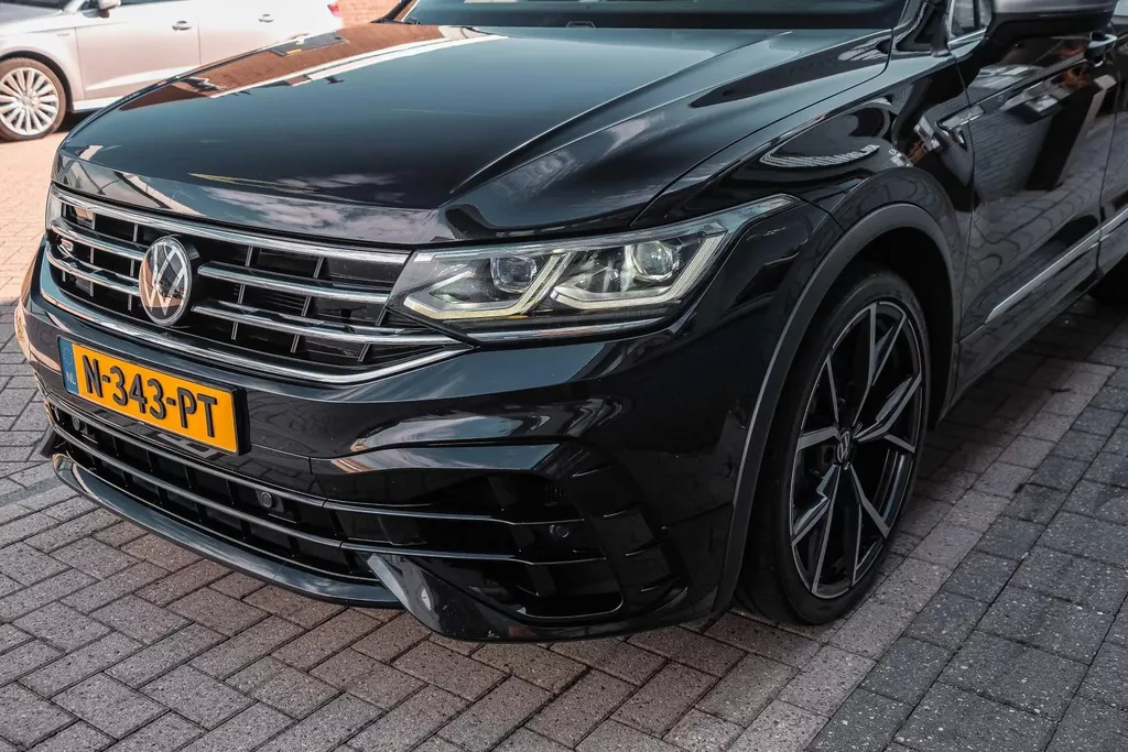 
Volkswagen Tiguan R 2.0 TSI 320pk 4Motion DSG|Pano|ACC |Lane Assist| vol									