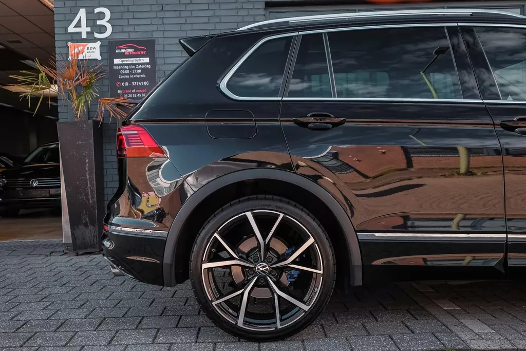
Volkswagen Tiguan R 2.0 TSI 320pk 4Motion DSG|Pano|ACC |Lane Assist| vol									