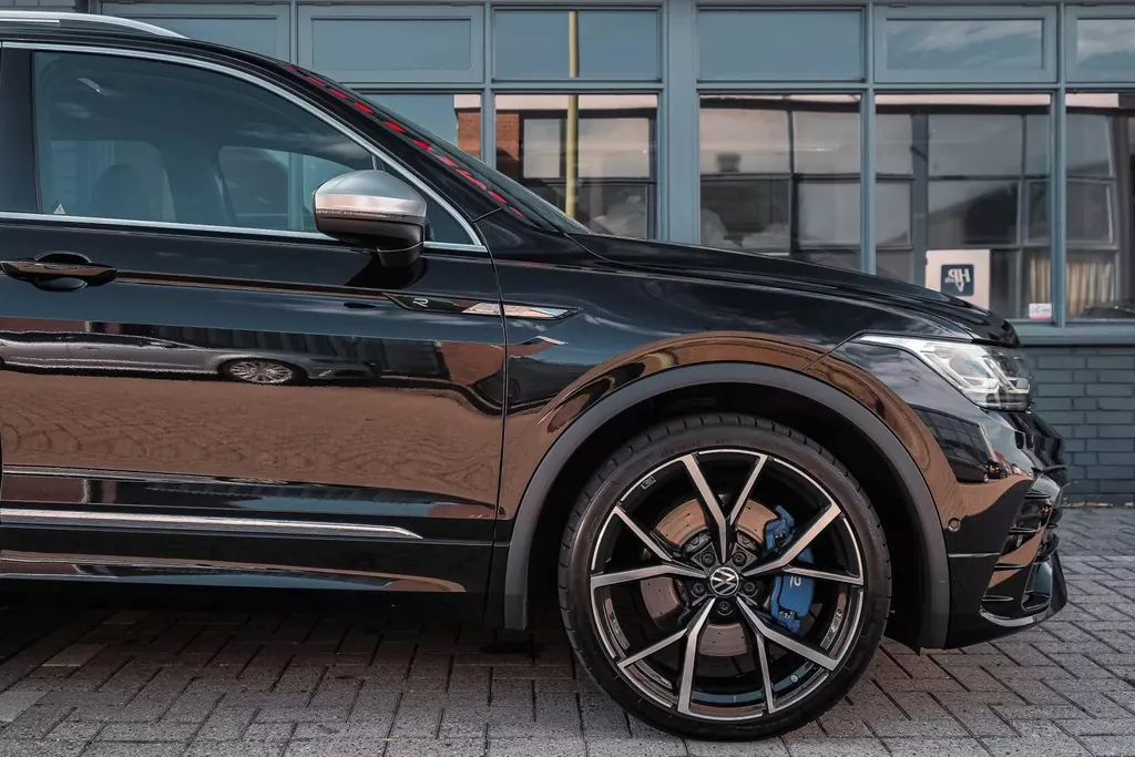 
Volkswagen Tiguan R 2.0 TSI 320pk 4Motion DSG|Pano|ACC |Lane Assist| vol									