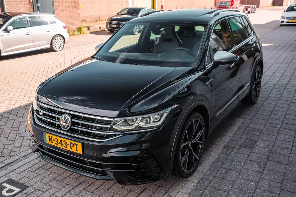 
Volkswagen Tiguan R 2.0 TSI 320pk 4Motion DSG|Pano|ACC |Lane Assist| vol									