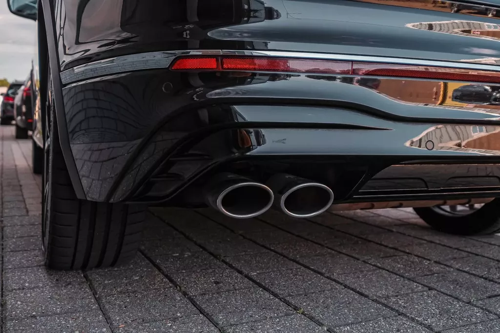 
Volkswagen Tiguan R 2.0 TSI 320pk 4Motion DSG|Pano|ACC |Lane Assist| vol									