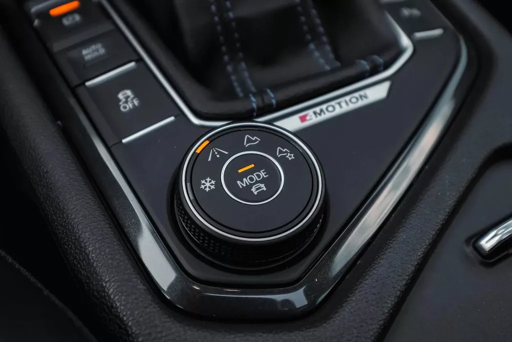 
Volkswagen Tiguan R 2.0 TSI 320pk 4Motion DSG|Pano|ACC |Lane Assist| vol									