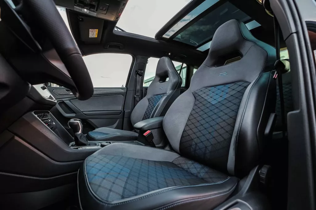 
Volkswagen Tiguan R 2.0 TSI 320pk 4Motion DSG|Pano|ACC |Lane Assist| vol									