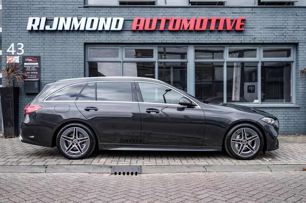 
								Mercedes-Benz C-klasse Estate 300 AMG Line |ACC|Carplay|Sfeer Verlichting|Keyless| vol									