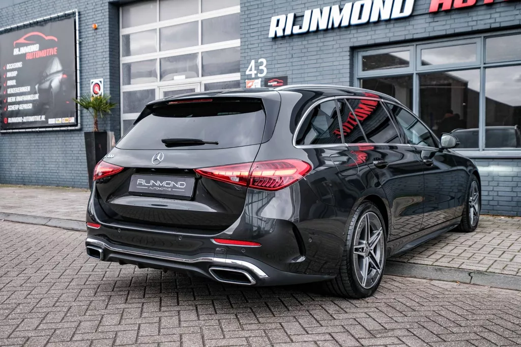 
								Mercedes-Benz C-klasse Estate 300 AMG Line |ACC|Carplay|Sfeer Verlichting|Keyless| vol									