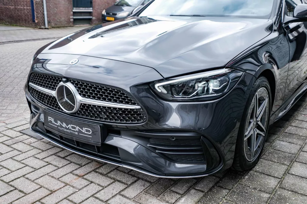 
								Mercedes-Benz C-klasse Estate 300 AMG Line |ACC|Carplay|Sfeer Verlichting|Keyless| vol									