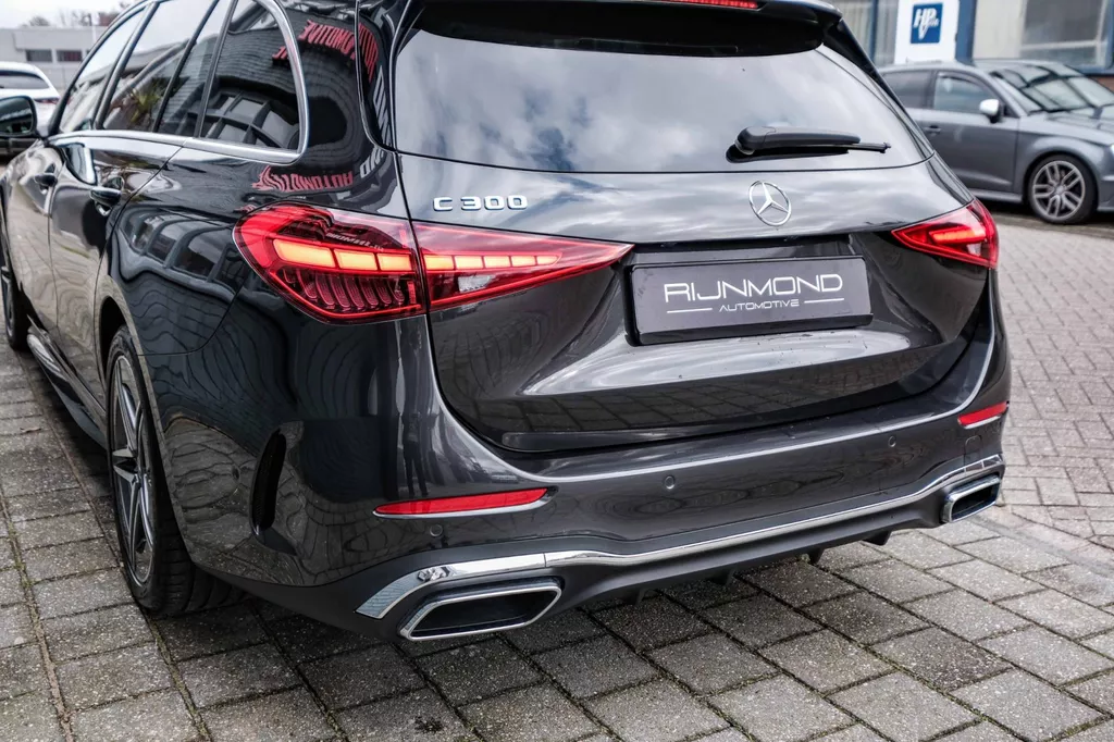 
								Mercedes-Benz C-klasse Estate 300 AMG Line |ACC|Carplay|Sfeer Verlichting|Keyless| vol									