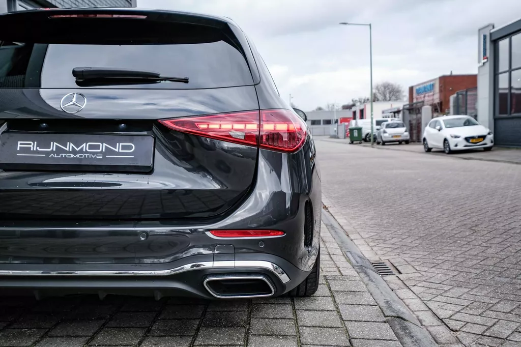 
								Mercedes-Benz C-klasse Estate 300 AMG Line |ACC|Carplay|Sfeer Verlichting|Keyless| vol									