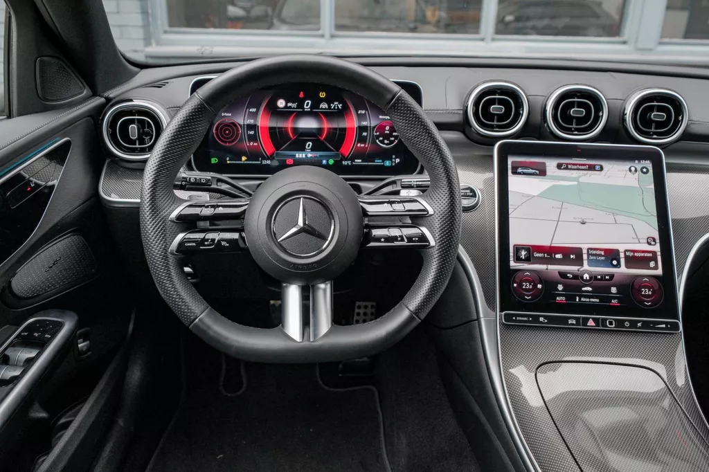 
								Mercedes-Benz C-klasse Estate 300 AMG Line |ACC|Carplay|Sfeer Verlichting|Keyless| vol									