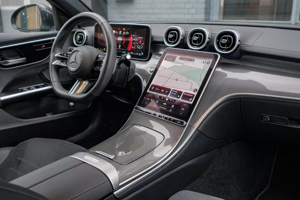 
								Mercedes-Benz C-klasse Estate 300 AMG Line |ACC|Carplay|Sfeer Verlichting|Keyless| vol									