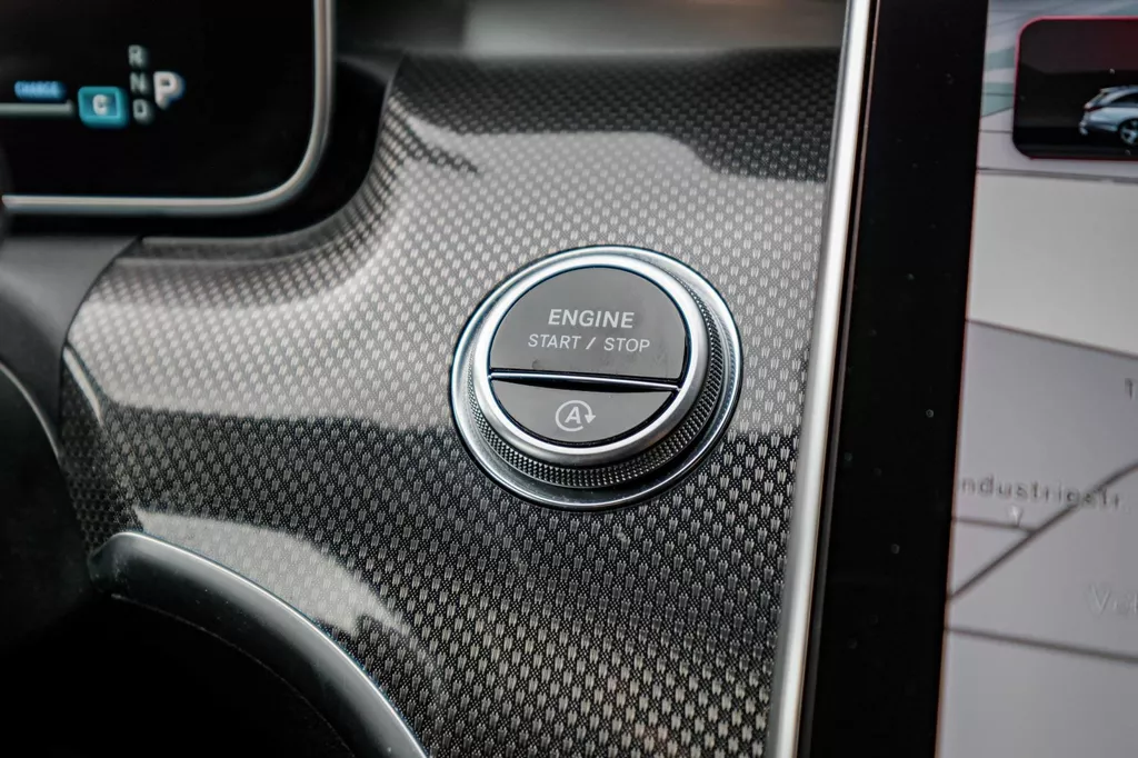 
								Mercedes-Benz C-klasse Estate 300 AMG Line |ACC|Carplay|Sfeer Verlichting|Keyless| vol									
