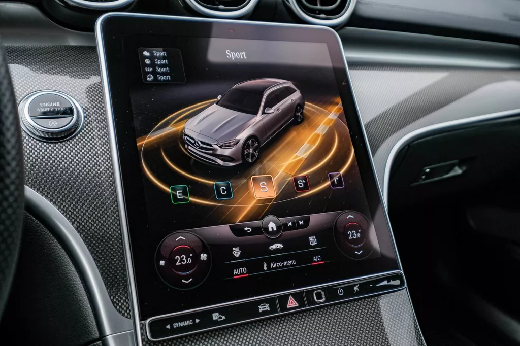 
								Mercedes-Benz C-klasse Estate 300 AMG Line |ACC|Carplay|Sfeer Verlichting|Keyless| vol									
