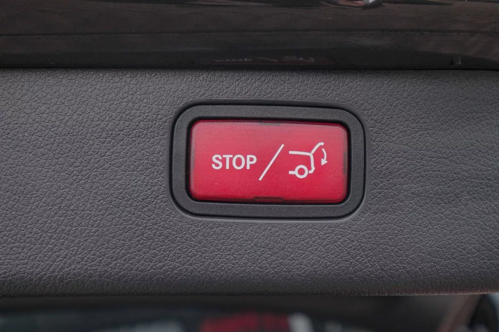 
								Mercedes-Benz C-klasse Estate 300 AMG Line |ACC|Carplay|Sfeer Verlichting|Keyless| vol									