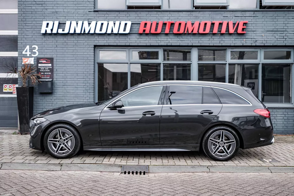 
								Mercedes-Benz C-klasse Estate 300 AMG Line |ACC|Carplay|Sfeer Verlichting|Keyless| vol									
