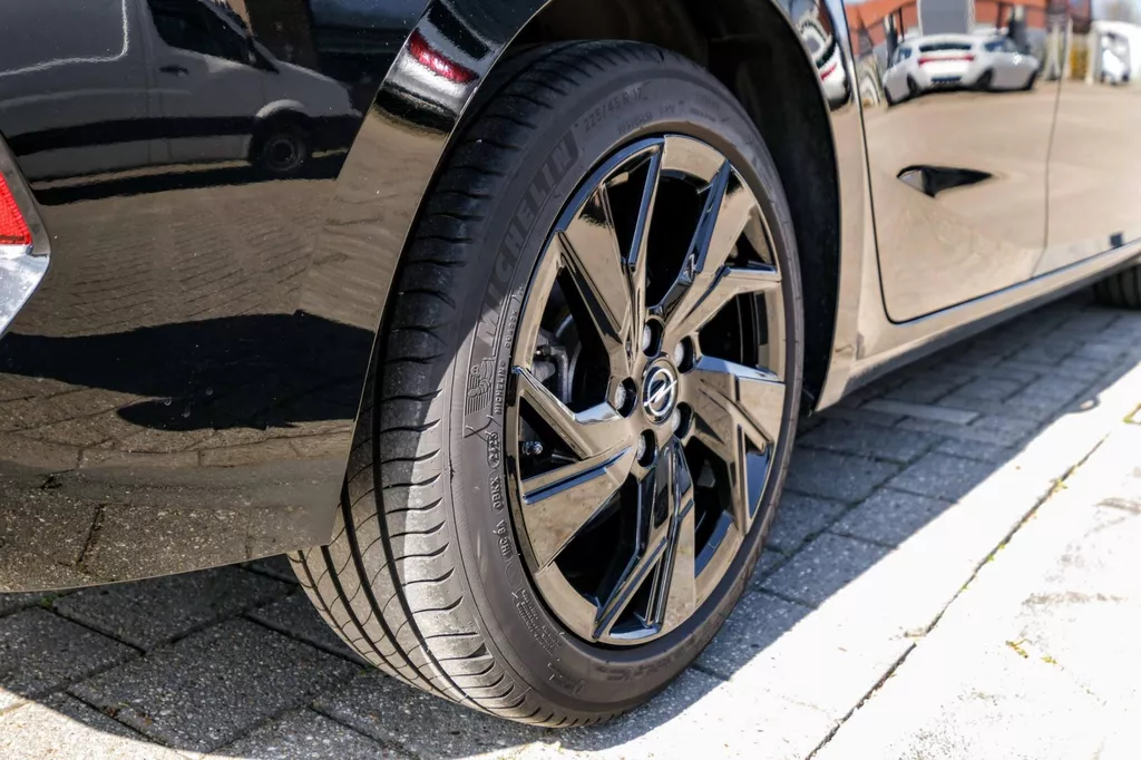 
Opel Astra 1.2 130 ELEGANCE |Led|Carplay|Lane-assist|360-Camera| vol									