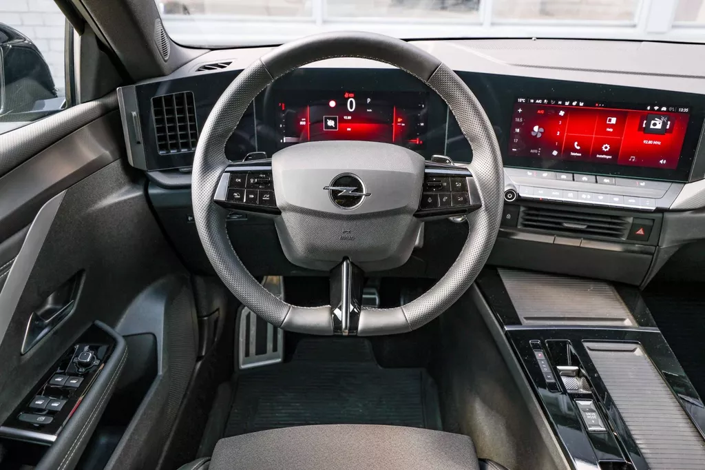 
Opel Astra 1.2 130 ELEGANCE |Led|Carplay|Lane-assist|360-Camera| vol									