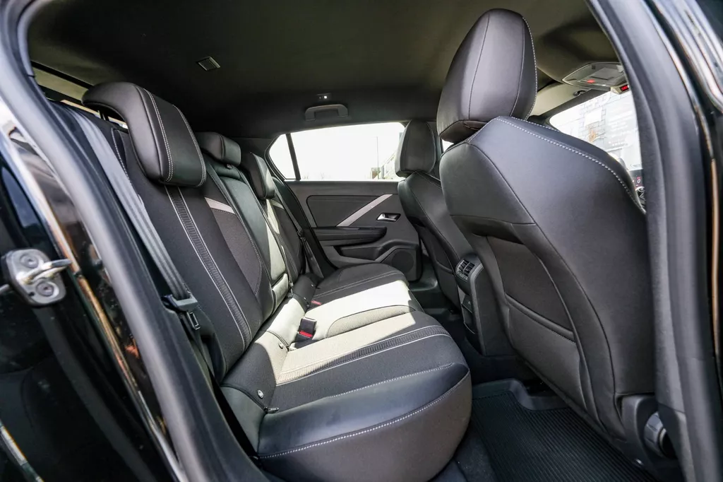 
Opel Astra 1.2 130 ELEGANCE |Led|Carplay|Lane-assist|360-Camera| vol									