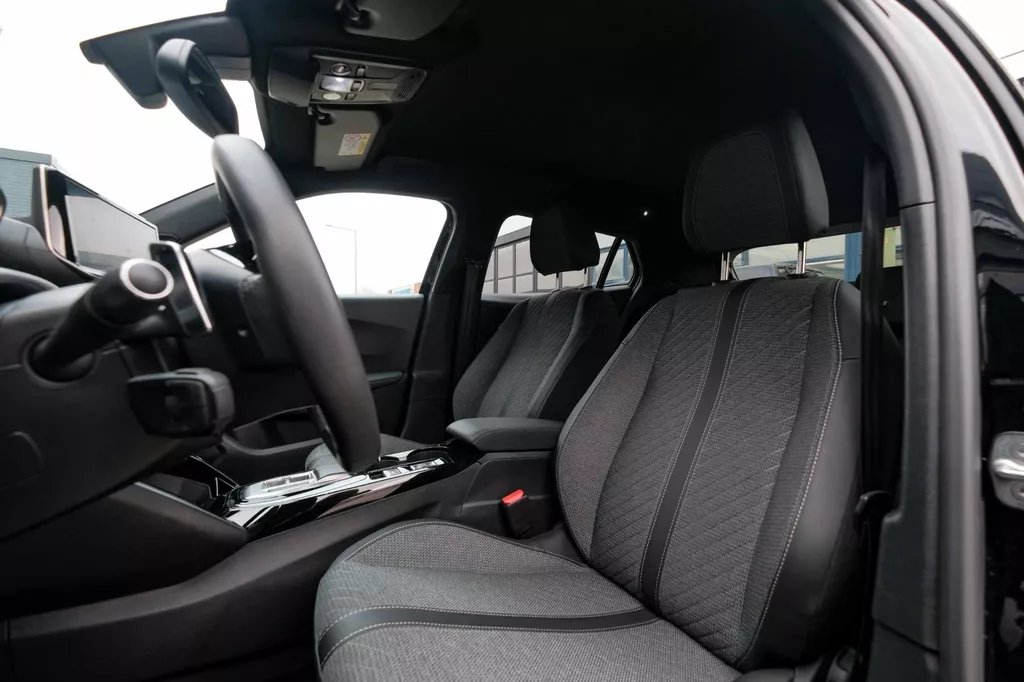 
								Peugeot 2008 1.2 PureTech 130 Allure 360-Camera|Carplay|Lane-Assist|LM-Velgen| vol									