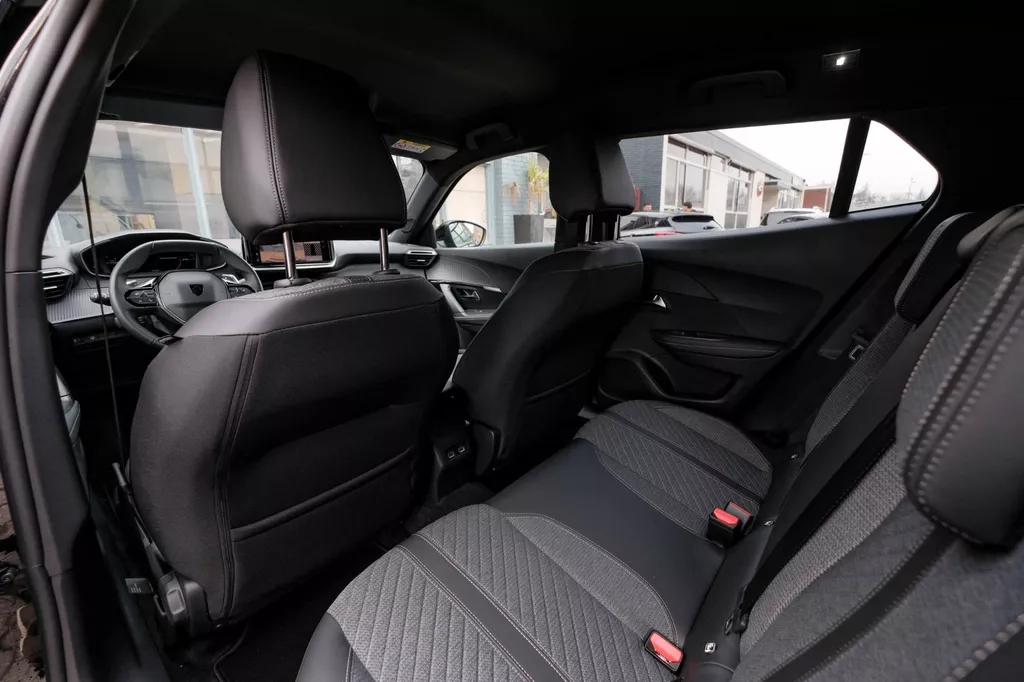 
								Peugeot 2008 1.2 PureTech 130 Allure 360-Camera|Carplay|Lane-Assist|LM-Velgen| vol									