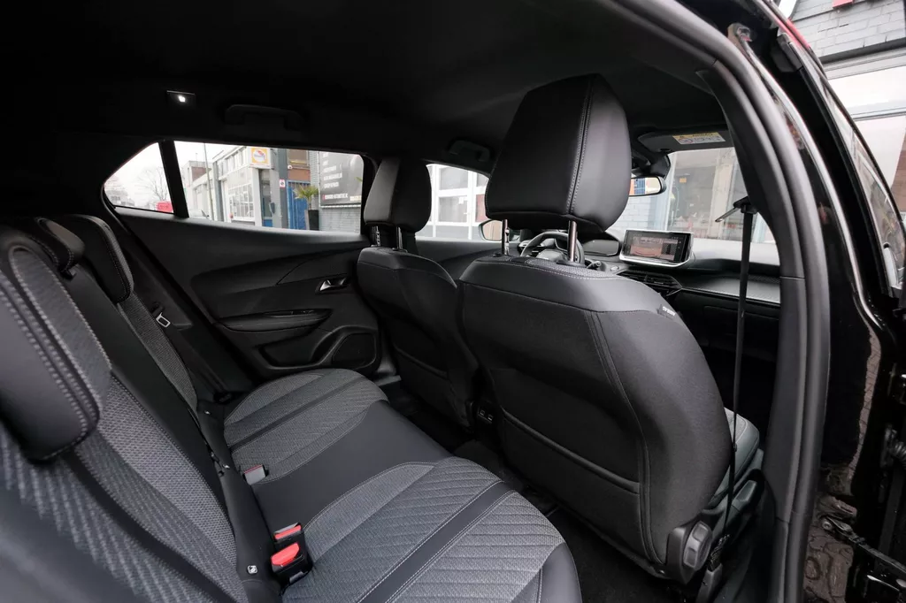 
								Peugeot 2008 1.2 PureTech 130 Allure 360-Camera|Carplay|Lane-Assist|LM-Velgen| vol									