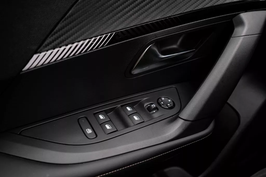 
								Peugeot 2008 1.2 PureTech 130 Allure 360-Camera|Carplay|Lane-Assist|LM-Velgen| vol									