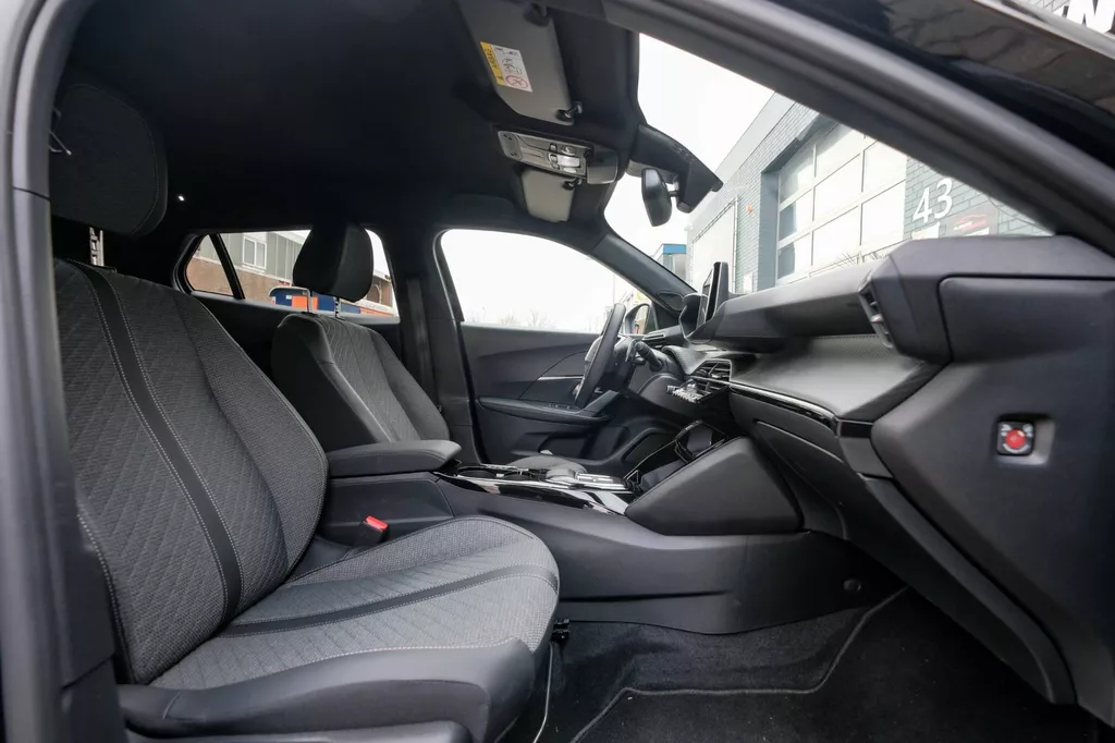 
								Peugeot 2008 1.2 PureTech 130 Allure 360-Camera|Carplay|Lane-Assist|LM-Velgen| vol									