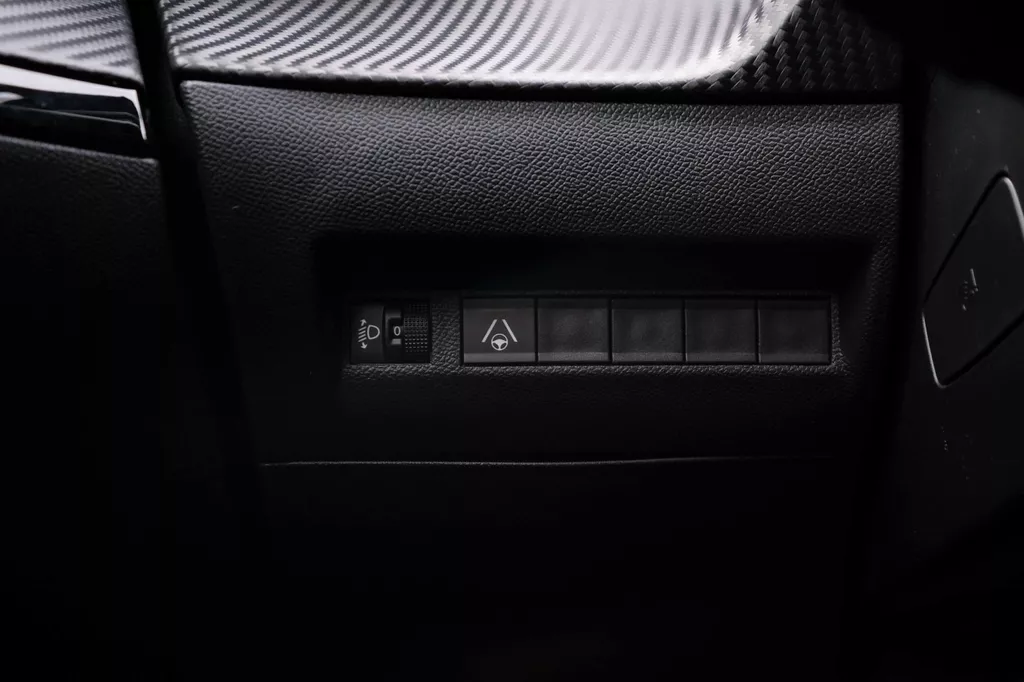 
								Peugeot 2008 1.2 PureTech 130 Allure 360-Camera|Carplay|Lane-Assist|LM-Velgen| vol									