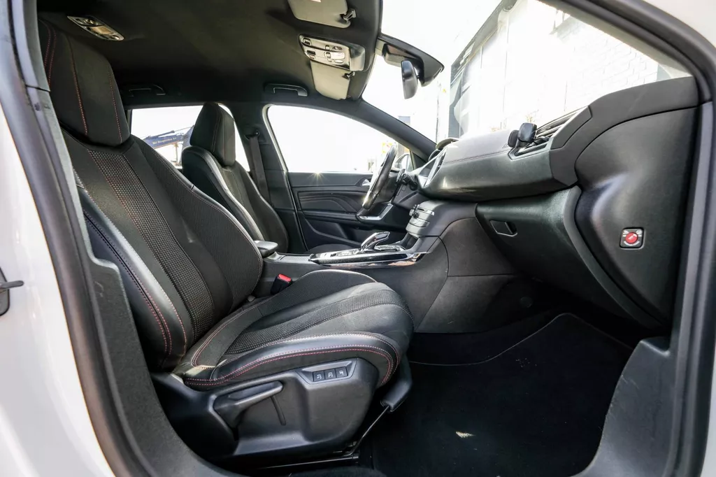 
								Peugeot 308 SW 1.5 BlueHDi Blue Lease GT-Line|lane-Assist|Massage|Led|Camera|Navi vol									
