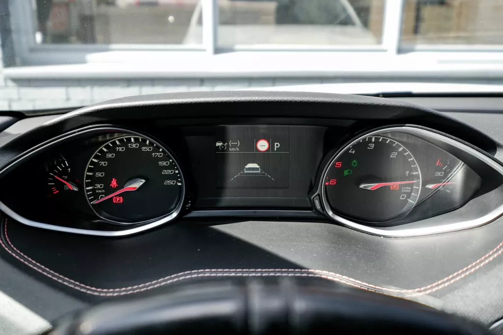 
								Peugeot 308 SW 1.5 BlueHDi Blue Lease GT-Line|lane-Assist|Massage|Led|Camera|Navi vol									