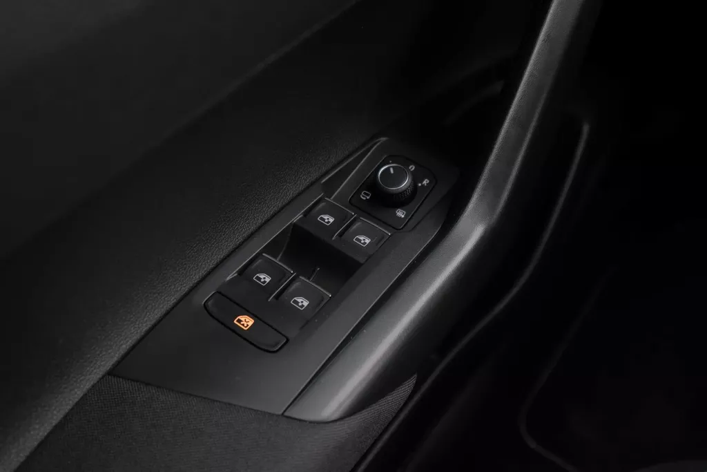 
Volkswagen Taigo 1.5 TSI R-Line |Matrix| Dsg|Fabrieksgarantie |Carplay| vol									