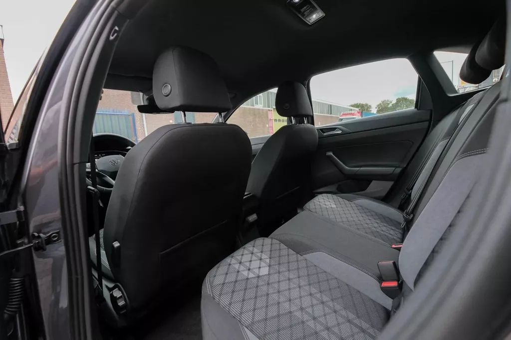 
Volkswagen Taigo 1.5 TSI R-Line |Matrix| Dsg|Fabrieksgarantie |Carplay| vol									